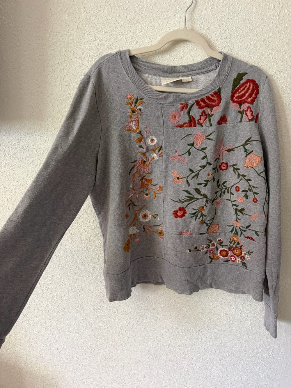 MAEVE Anthropologie Marcie Embroidered Floral Crewneck Sweater - Light Gray M - Picture 2 of 4